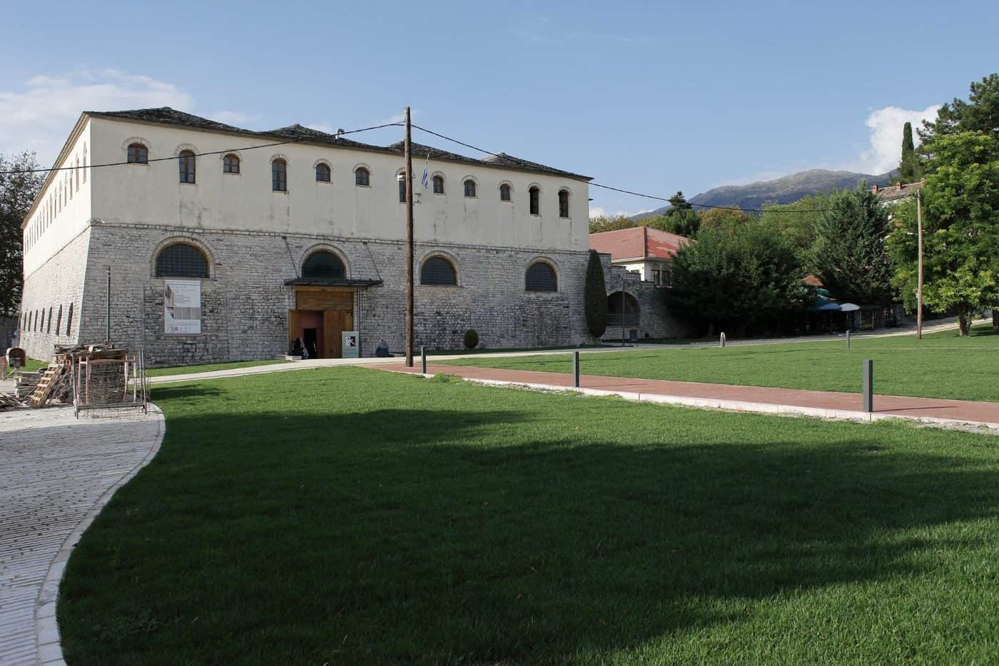 Πανεπιστημιακό κτίριο με ιστορική αρχιτεκτονική, περι.